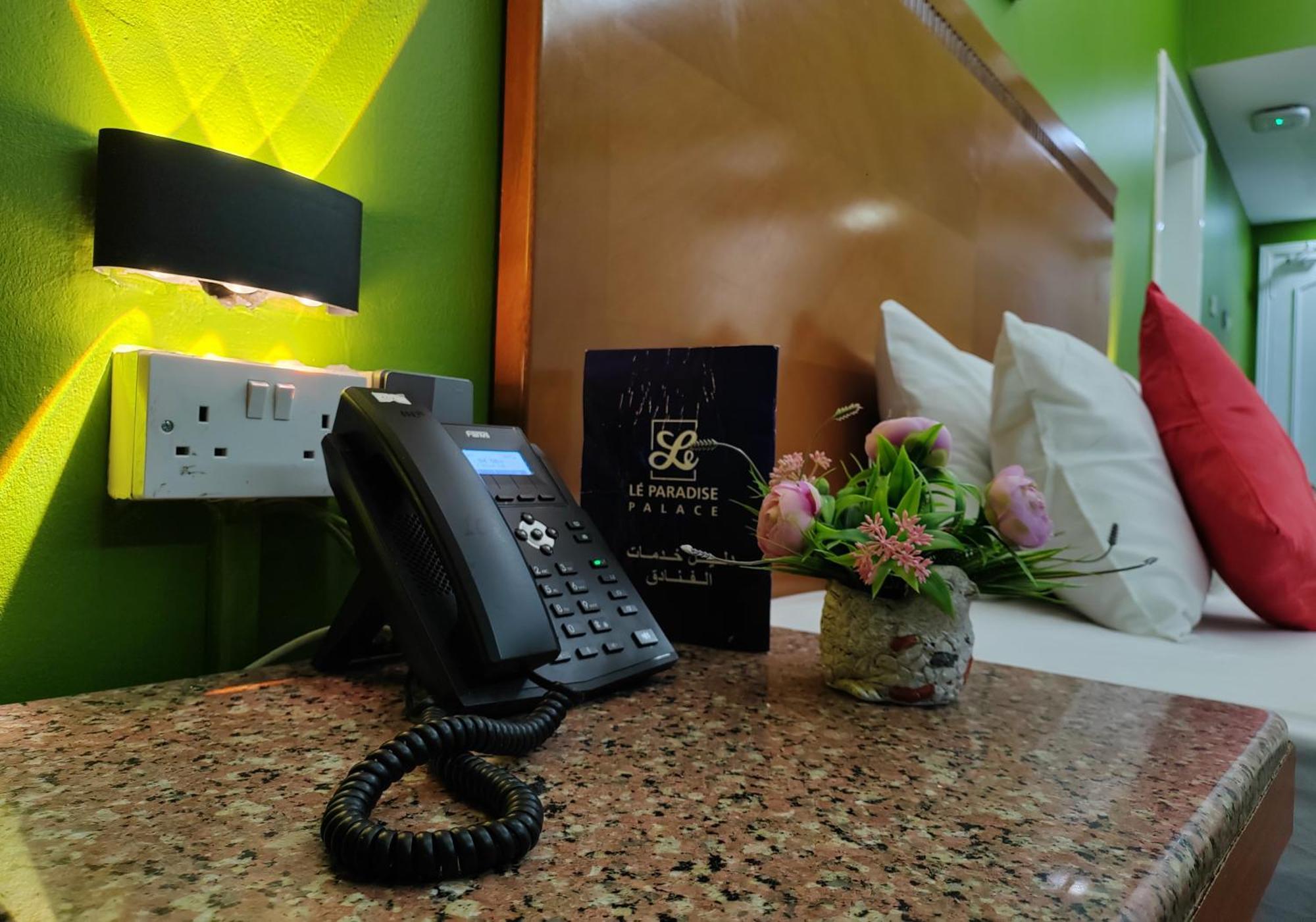 Le Paradise Palace Hotel Дубай Экстерьер фото